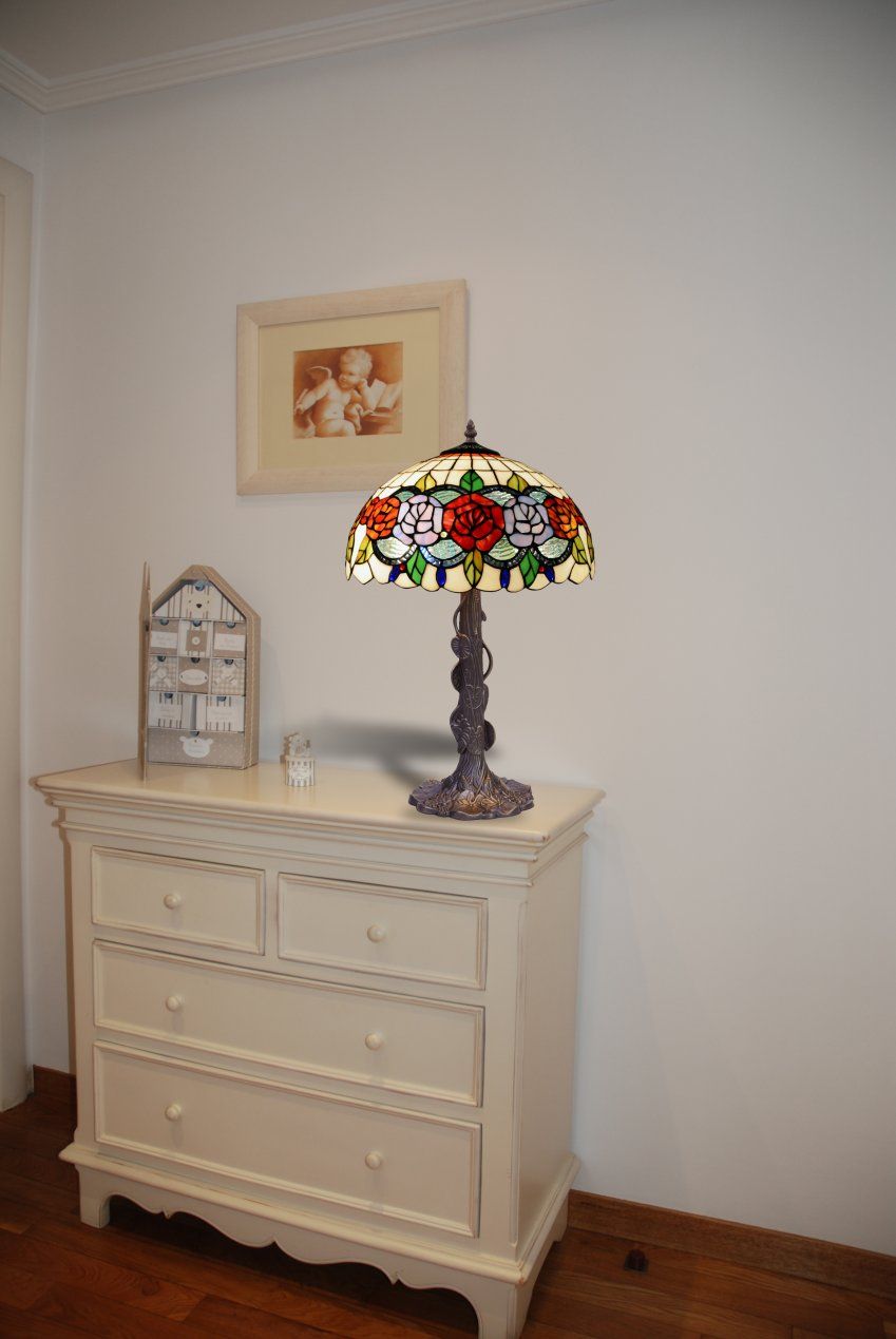 d.40cm. Lámpara de mesa Tiffany con base con hojas