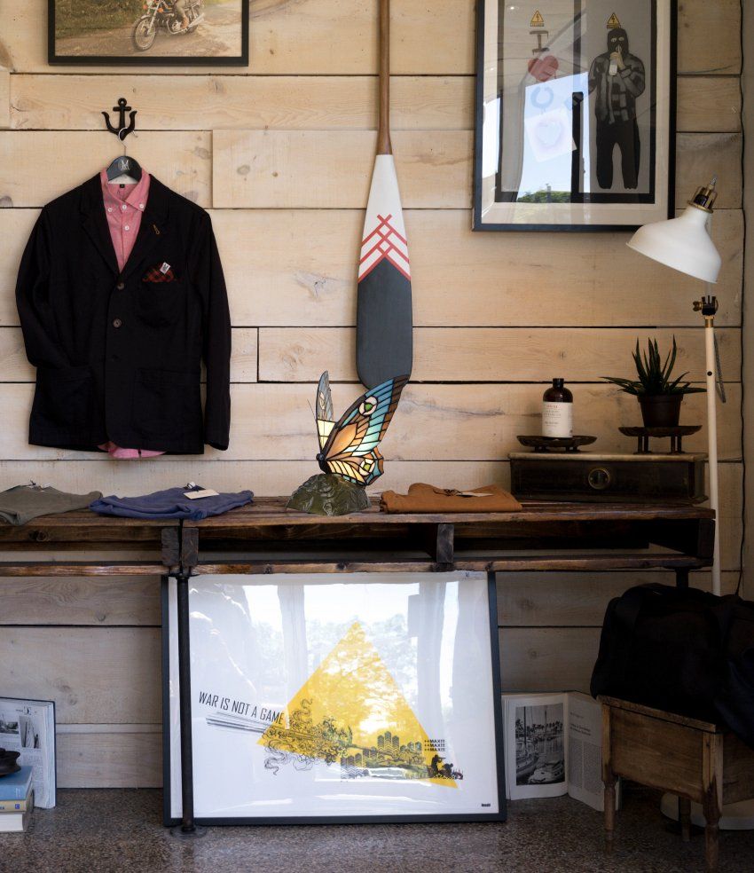 L.23cm. Lámpara de mesa figura Tiffany mariposa tonos azules Serie Compact II