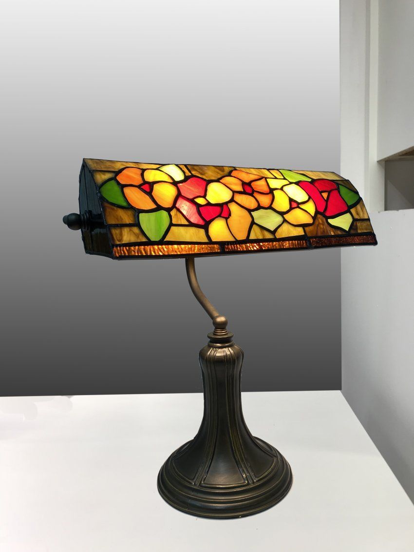Lámpara de mesa Tiffany tipo banker
