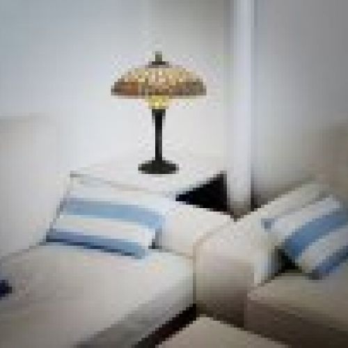 Lampara de mesa con base con opalinas de cristal