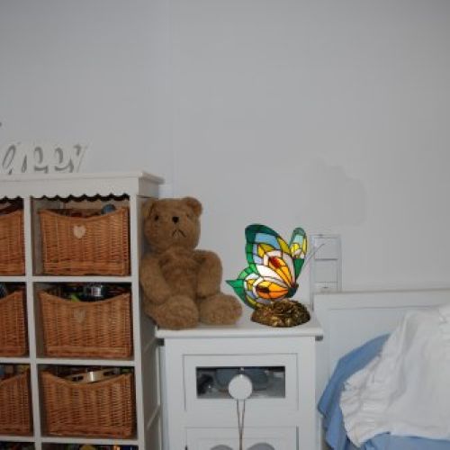 L.23cm. Lámpara de mesa figura Tiffany mariposa tonos multicolor Serie Compact II